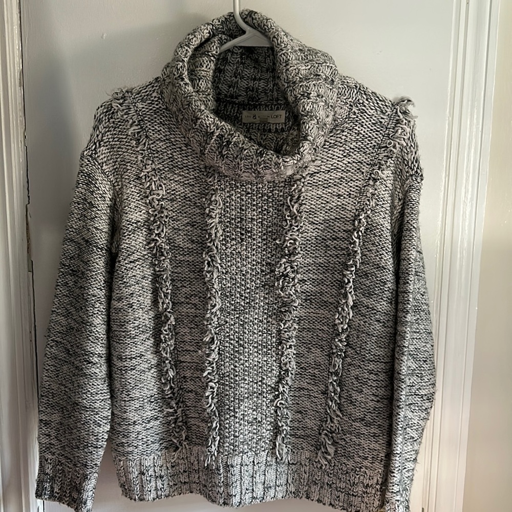 EUC Lou & Grey by Loft cowl neck fringe detail sweater